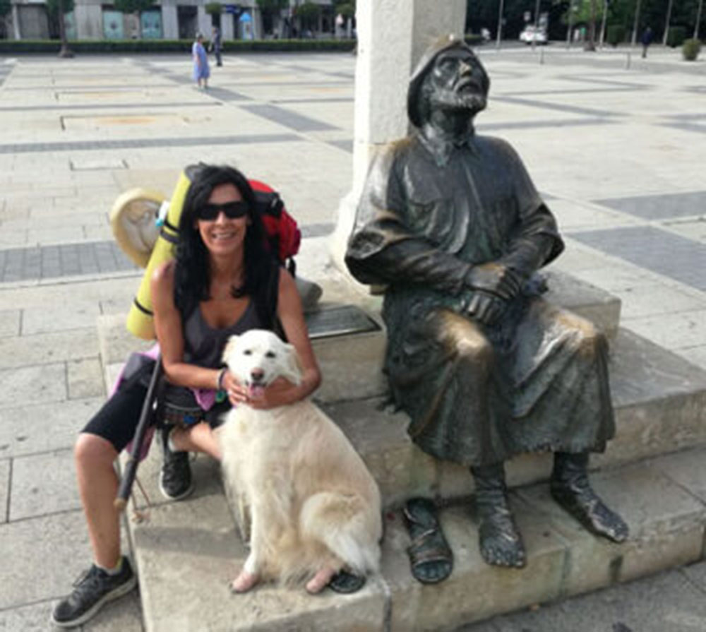 Sonia y Zuri en el camino de Santiago